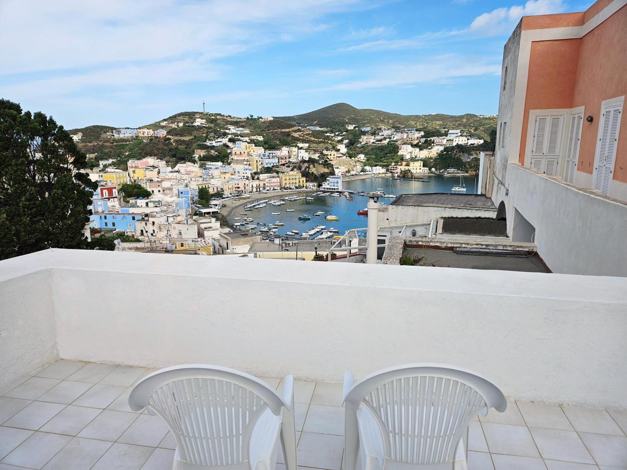 Maridea - Biscaglina Lägenhet Ponza Exteriör bild